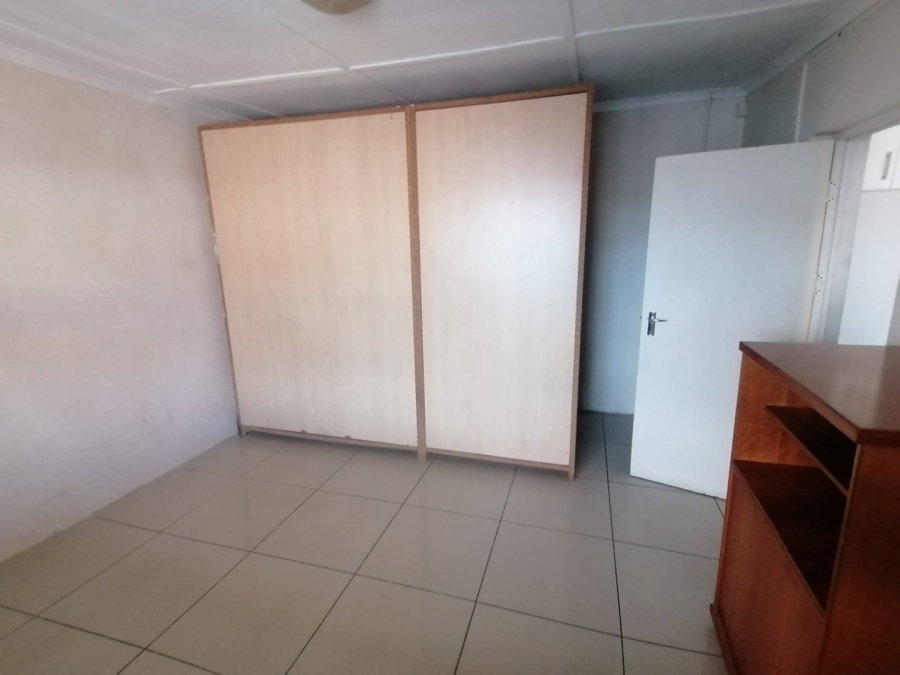 5 Bedroom Property for Sale in Lotus River Western Cape